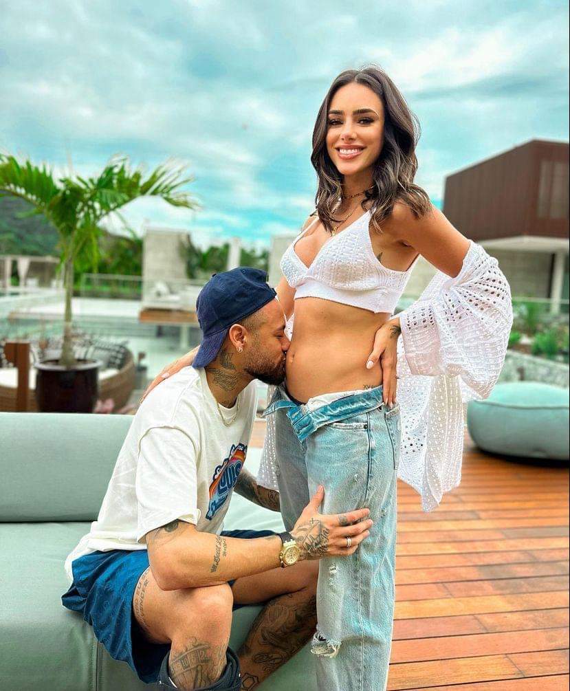 Brazilian Superstar Neymar, Lover Expecting First Child post thumbnail image